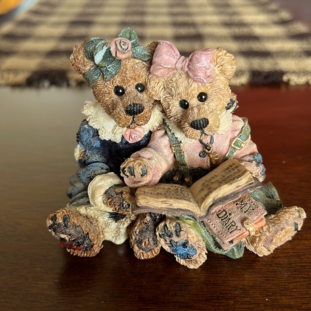 Boyd’s Bears figurine